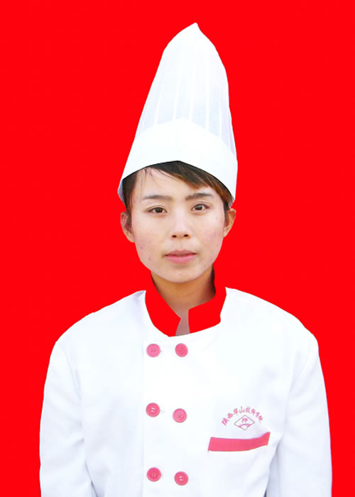 王娟梅——高級裱花師 2010年在西安米旗食品有限公司任裱花師; 2012年在銅川市心語新烘培店從事裱花工作; 2014年至今在陜西華山教育集團(tuán)擔(dān)任裱花教師一職。